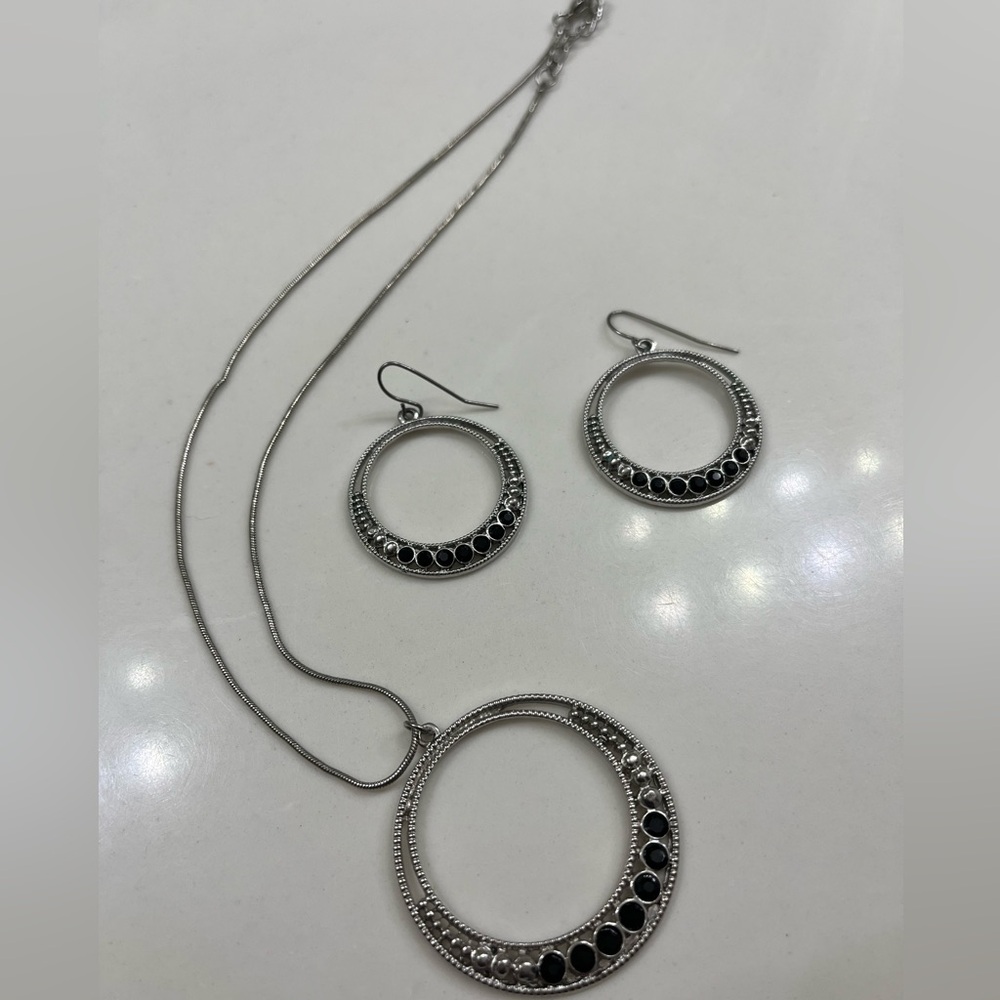 Silver and Black Stone Jewelry Set